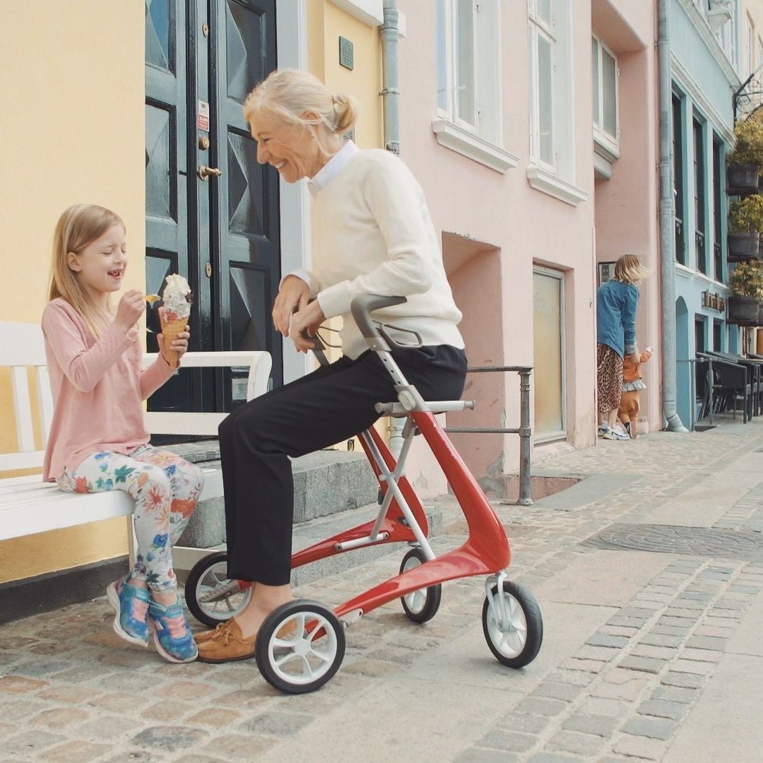 carbon ultralight walker with a seat 